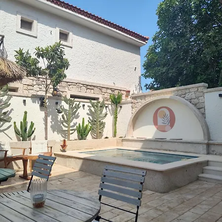 Moon Alacati Adults Only Hotell